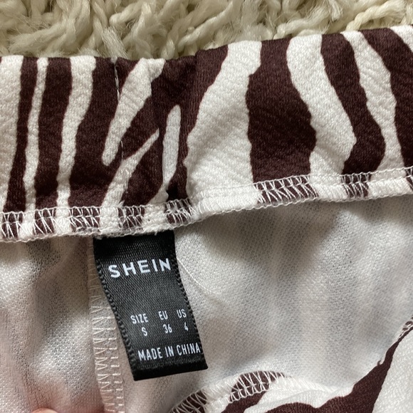 Shein patterned flare pants - Picture 3 of 3
